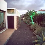 Surfwhitehouse וילה