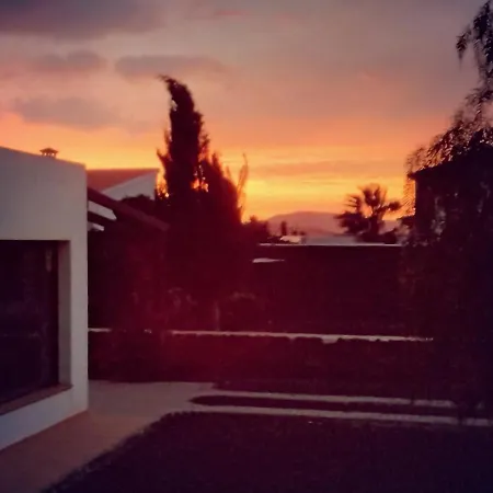 Villa Surfwhitehouse *