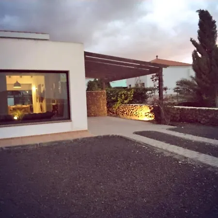 Surfwhitehouse Villa