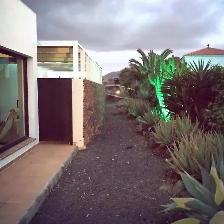 Surfwhitehouse Villa