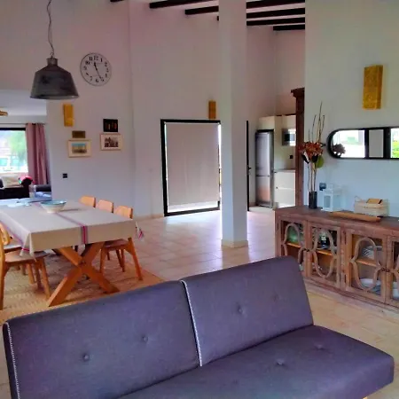 Surfwhitehouse Villa