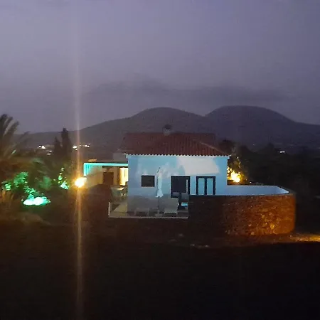 Surfwhitehouse Lajares