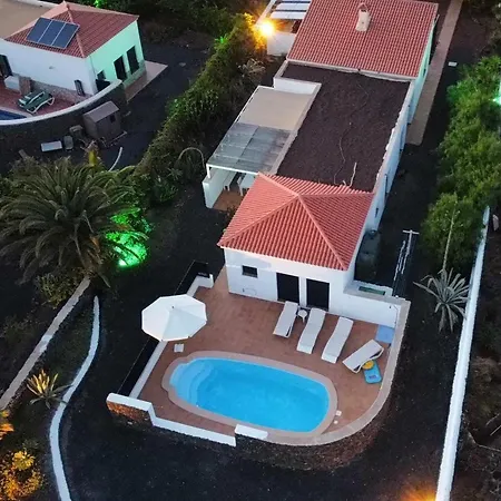 Surfwhitehouse Villa *