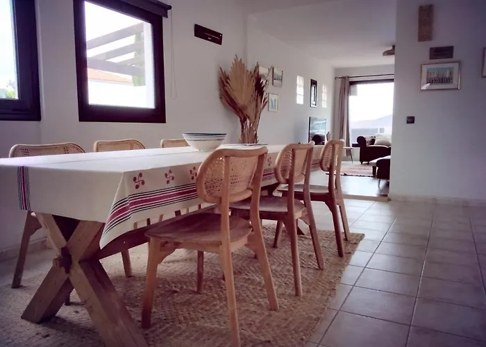 Surfwhitehouse Villa