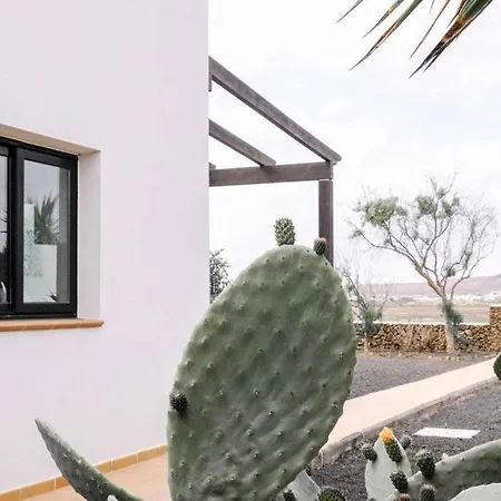 Surfwhitehouse Vila Lajares