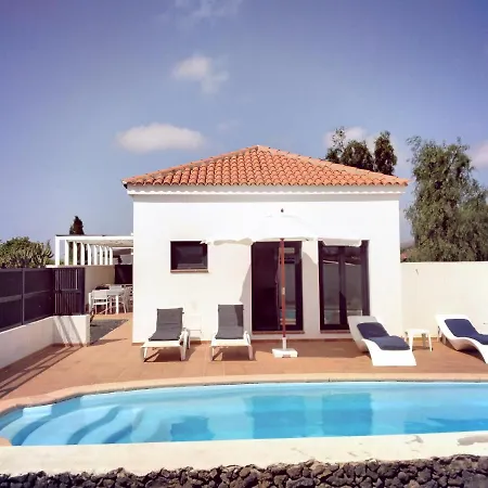 Surfwhitehouse Villa *