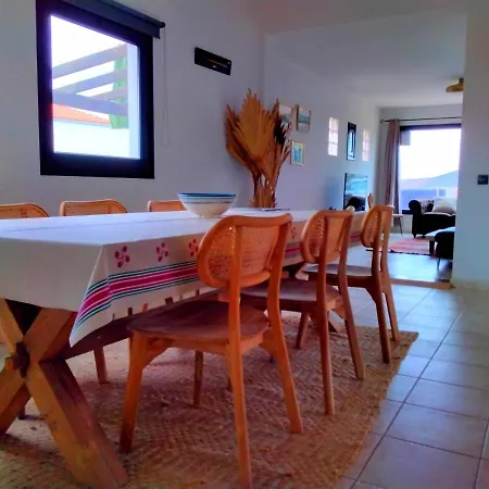 Surfwhitehouse * Lajares