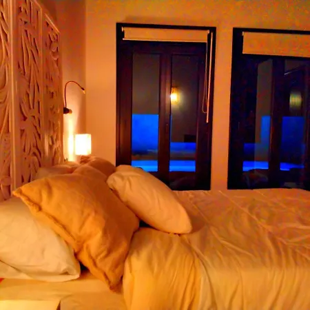 Surfwhitehouse Villa