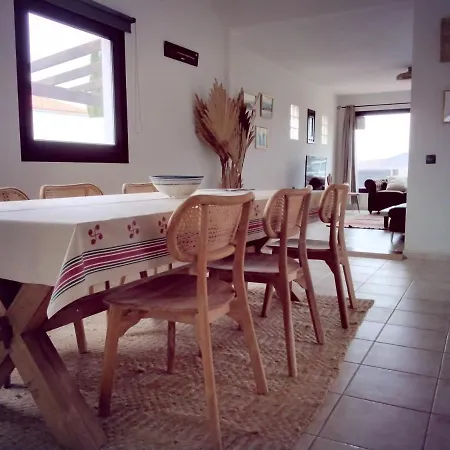 Surfwhitehouse Villa