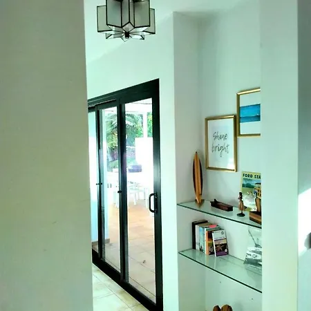 Surfwhitehouse Villa *